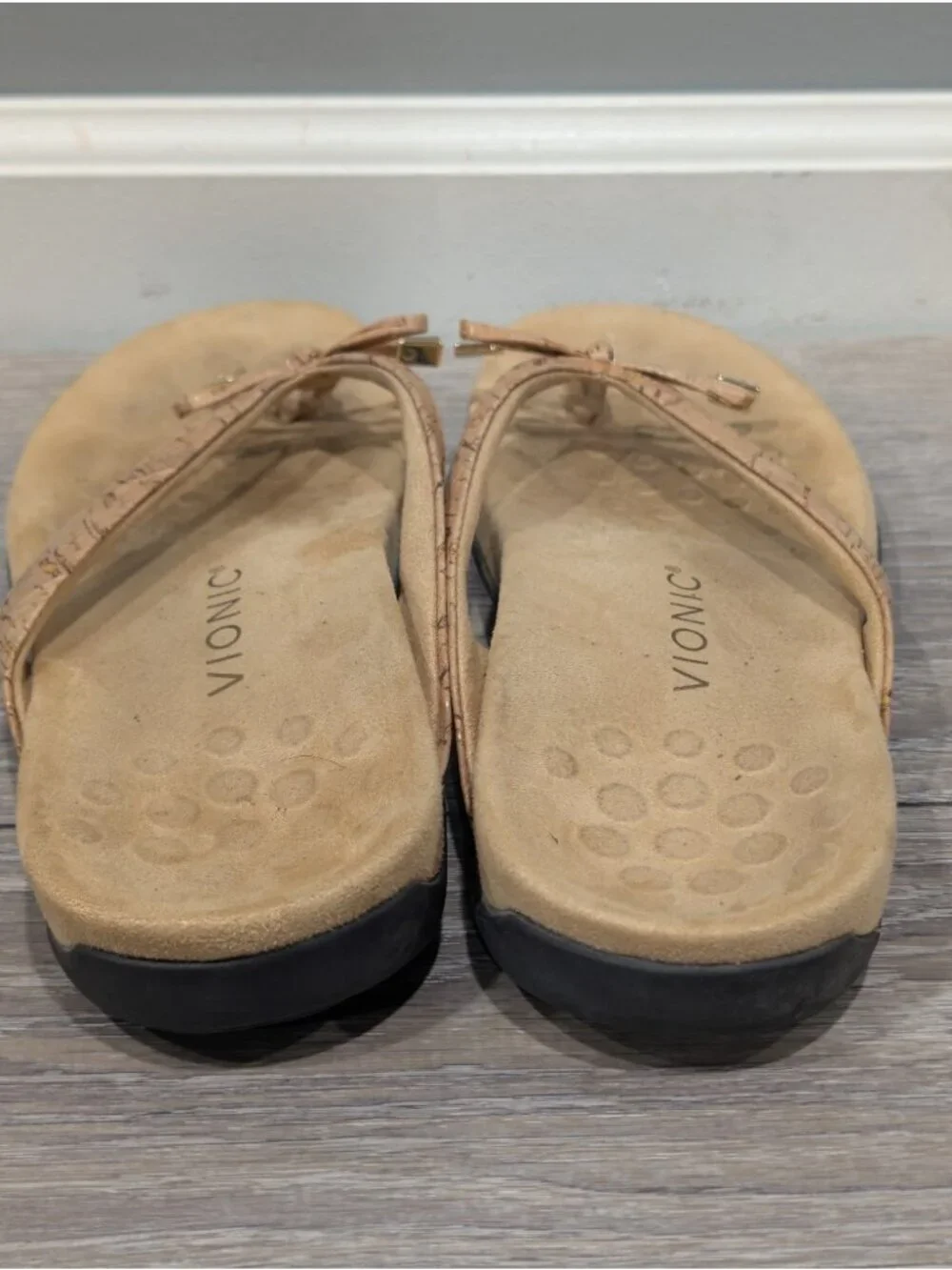 Vionic Bella II Gold Cork Toe-Post Flip Flop Sandals Womens 8.5 Orthotic Comfort